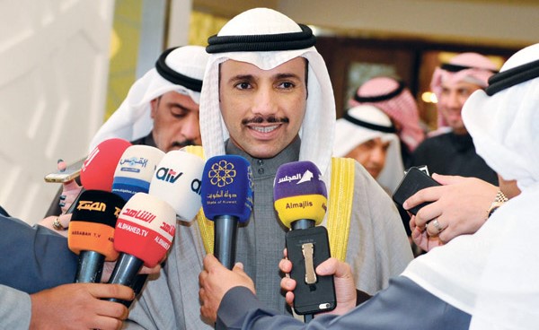رئيس مجلس الأمة مرزوق الغانم متحدثا للصحافيين