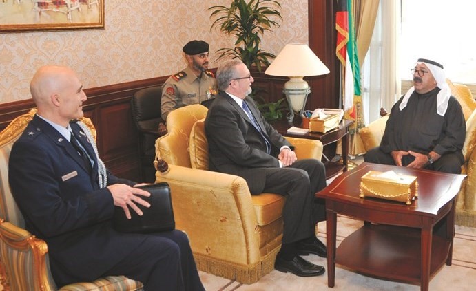  ﻿الشيخ ناصر صباح الاحمد مستقبلا السفيرالاميركي لورانس سيلفرمان﻿