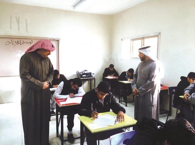 وليد بن غيث متفقدا لجان الاختبارات ﻿