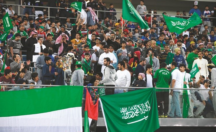 الجمهور السعودي شجع لاعبيه 	(هاني الشمري )﻿