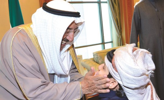 صاحب السمو الامير الشيخ صباح الاحمد خلال استقباله غانم المفتاح ﻿