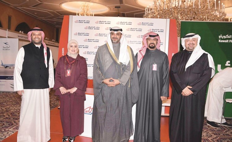 العبدالله في جناح بنك الخليج﻿