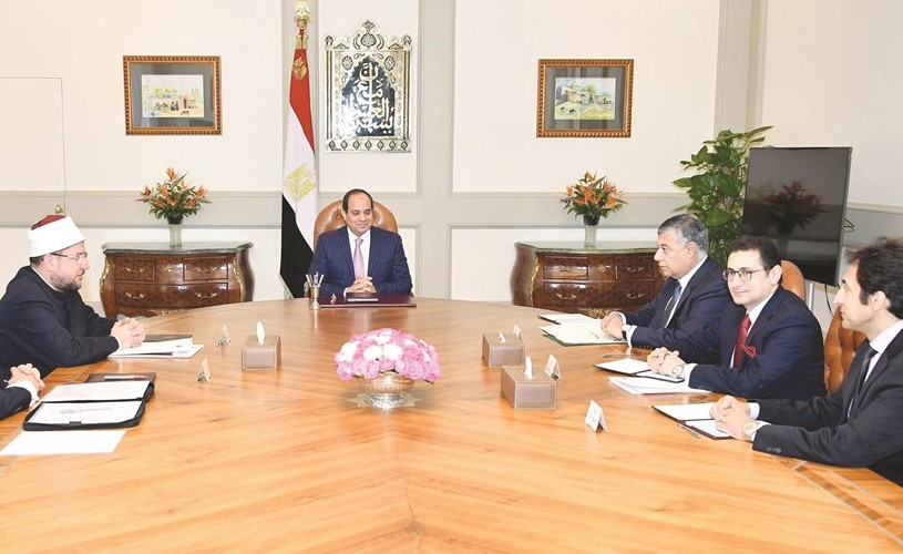 الرئيس عبدالفتاح السيسي مستعرضا أنشطة وزارة الأوقاف﻿