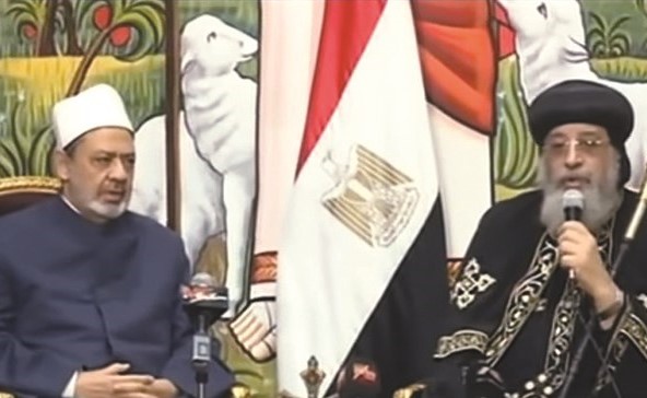 البابا تواضروس الثاني متحدثا لوسائل الاعلام خلال استقباله فضيلة شيخ الأزهر د.أحمد الطيب ووفدا من علماء وقيادات الأزهر والأوقاف﻿