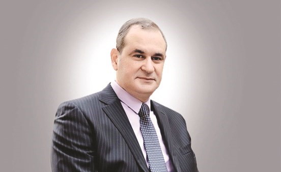 مدحت الشريف﻿