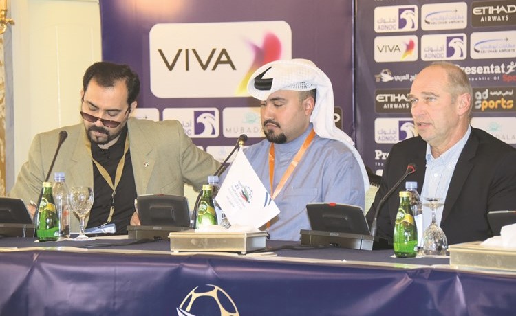 مدرب عمان الهولندي فيربيك في المؤتمر	 ( محمد هنداوي )﻿