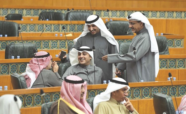 د. خليل عبدالله وعبدالوهاب البابطين وأحمد الفضل وصلاح خورشيد﻿