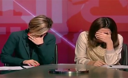 بالفيديو.. نوبة ضحك تُصيب مُذيعتين لبنانيتين على الهواء مباشرة !
