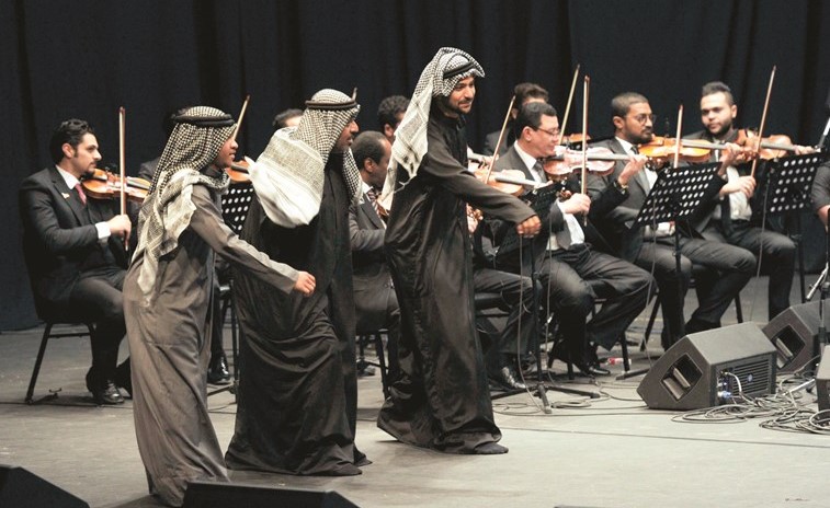 مشهد من لوحة العراق في اوبريت بساط الفقر﻿