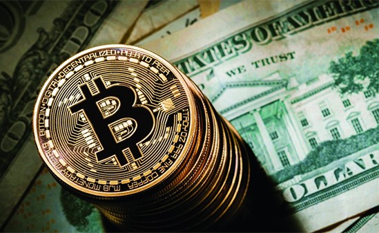 الدولار ينهي أسوأ عام منذ 2003.. و«بيتكوين» تقفز 1400% في 2017