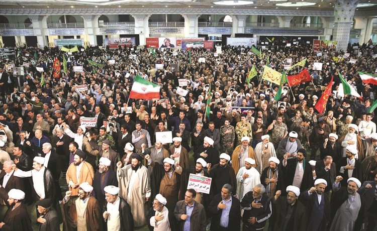 تجمع مؤيد للمرشد الأعلى في طهران امس ( ا.پ) 
