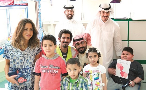 مع الأطفال في مستشفى الفروانية﻿