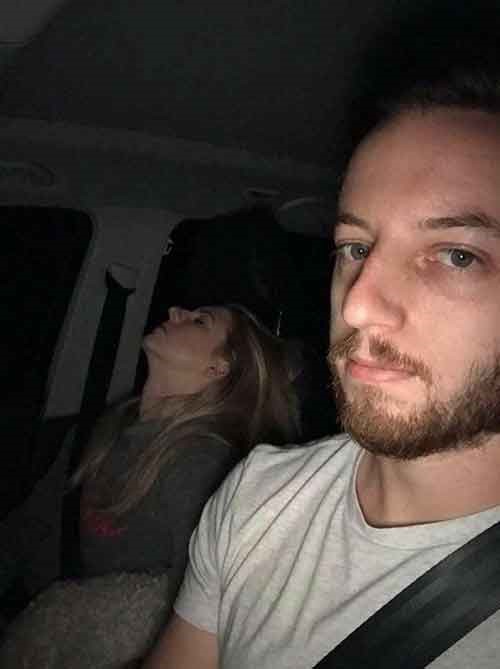 شاهد.. رجل يصور زوجته في رحلاتهما معا والنتيجة صادمة للغاية