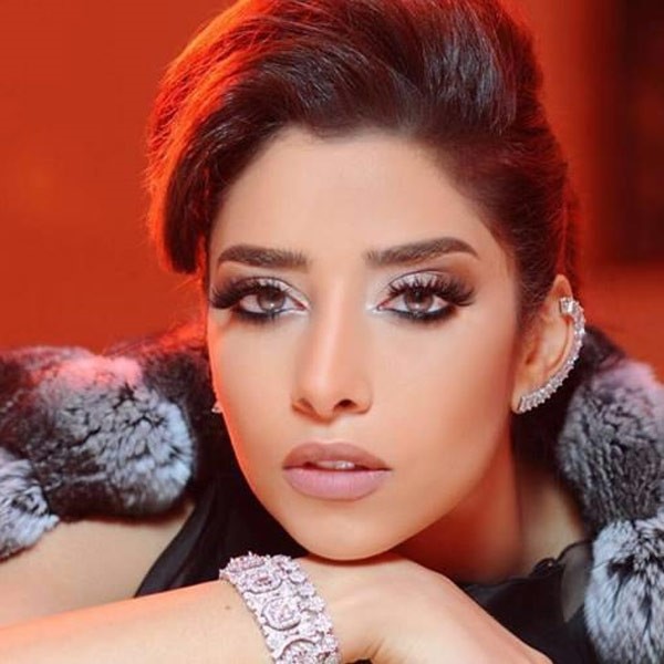 بالفيديو.. بلقيس تحتفل بذكرى أولى زواج وتدعو للمحبين بحب وزواج بالحلال