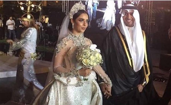 بالفيديو.. بلقيس تحتفل بذكرى أولى زواج وتدعو للمحبين بحب وزواج بالحلال