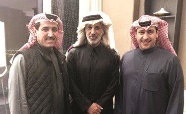 ﻿د. محمد خليل مع الشيخ حمد بن خليفة وعلي مروي ﻿