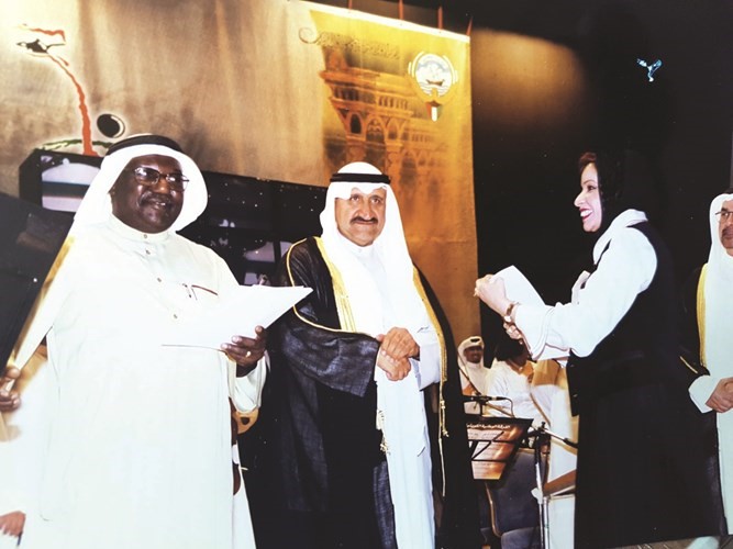د. صالح حمدان مع وزير الاعلام الأسبق يوسف السميط ومايسترو الفرقة الوطنية الكويتية للموسيقى د. أمل البشير﻿