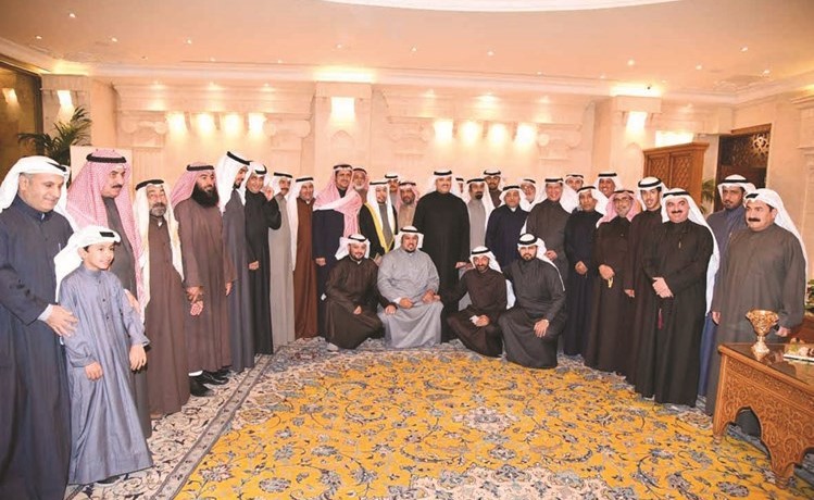 فيصل العمر والشاعر خالد المنشرح ود.جمال الحربي وعدد من الحضور ﻿