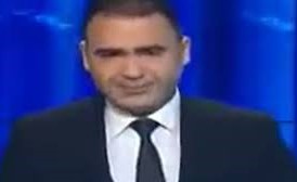 بالفيديو.. مذيع تونسي ينهار باكيا على الهواء بعد خبر أذاعه