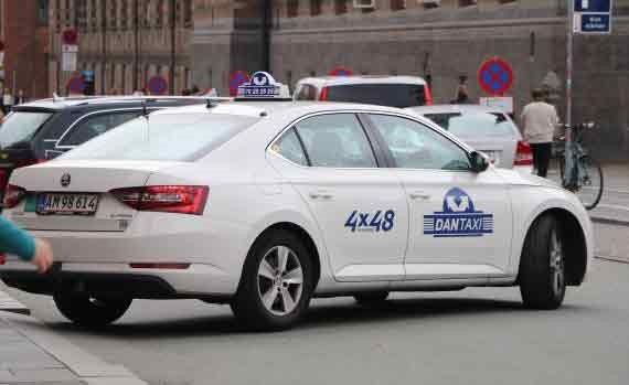 نرويجي يستقل سيارة أجرة ويعبر ثلاث دول للاحتفال برأس السنة في أوسلو