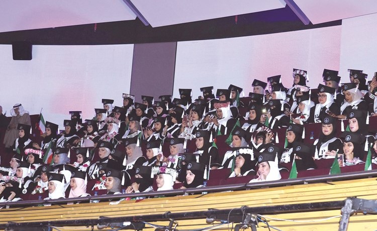 الخريجات ونظرة تفاؤل إلى المستقبل﻿