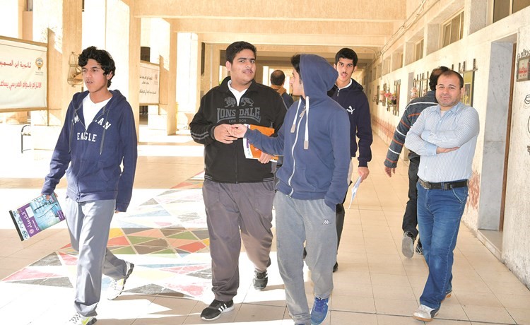 طلبة مدرسة ابن العميد(قاسم باشا)﻿