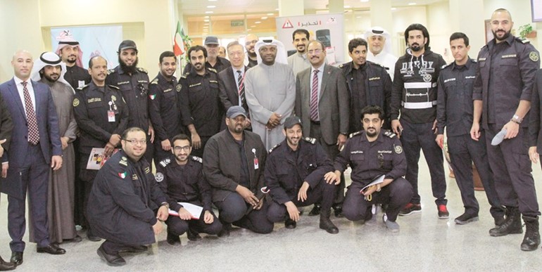 المشاركون في إحدى الورشتين﻿