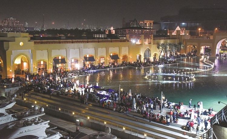 جمهور غفير في مجمع الكوت خلال الاحتفال بالعام الجديد (أحمد علي)