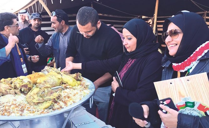 منافسات متواصلة في مسابقة الطبخ التراثي ﻿
