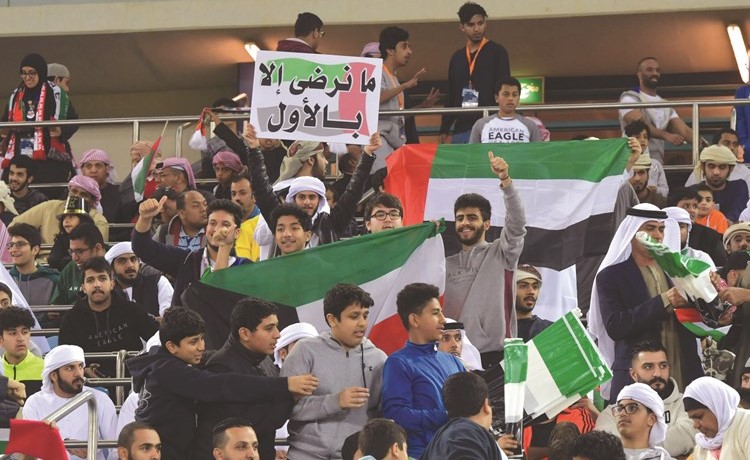 والاماراتي مانرضى إلا بالأول﻿