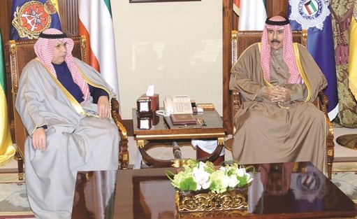 سمو ولي العهد الشيخ نواف الأحمد مستقبلا الشيخ خالد الجراح﻿