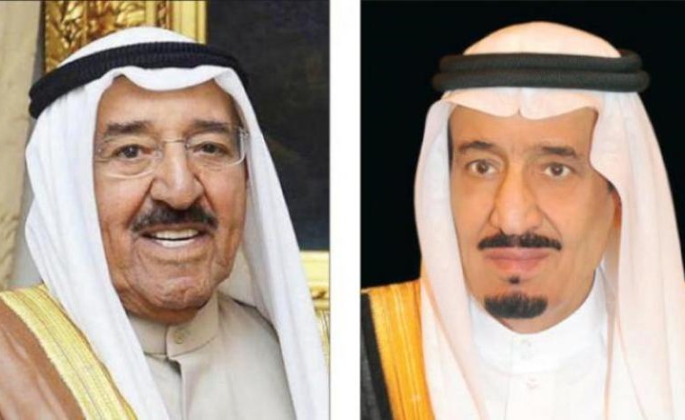خادم الحرمين يهنئ أمير الكويت بسلامة رئيس الأركان