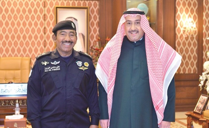 الشيخ فيصل الحمود خلال لقائه اللواء علي ماضي.﻿