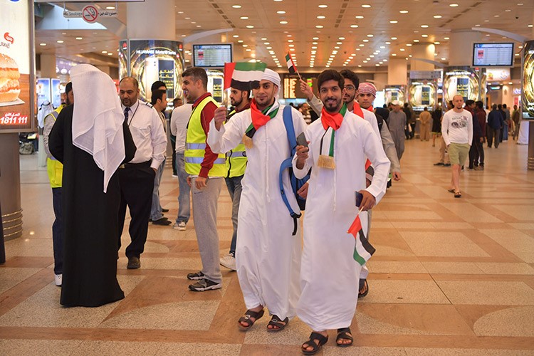 زحمة المطار بالاشقاء الخليجيين﻿