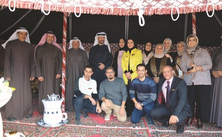 جاسم بوحمد وكفاح جمشير وعلي الدوسري مع الحضور﻿