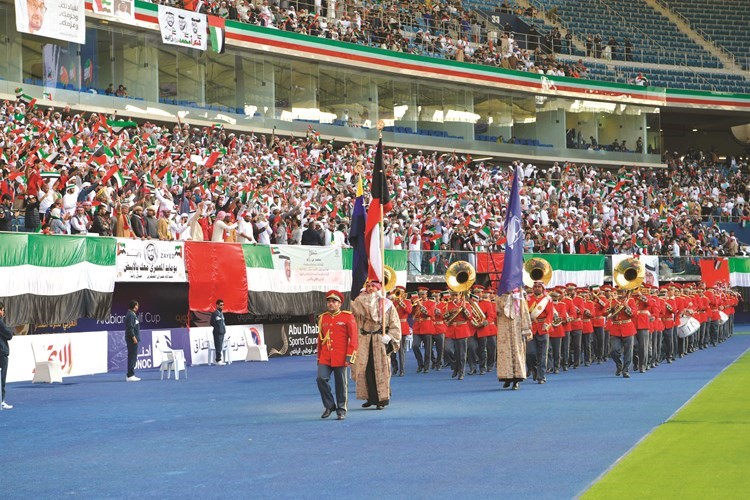 الفرقة الموسيقية لحظة دخولها الملعب	(قاسم باشا)﻿