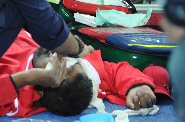 إصابات طفيفة بسبب سقوط حاجز بأحد مدرجات ستاد جابر بعد نهائي "خليجي23"