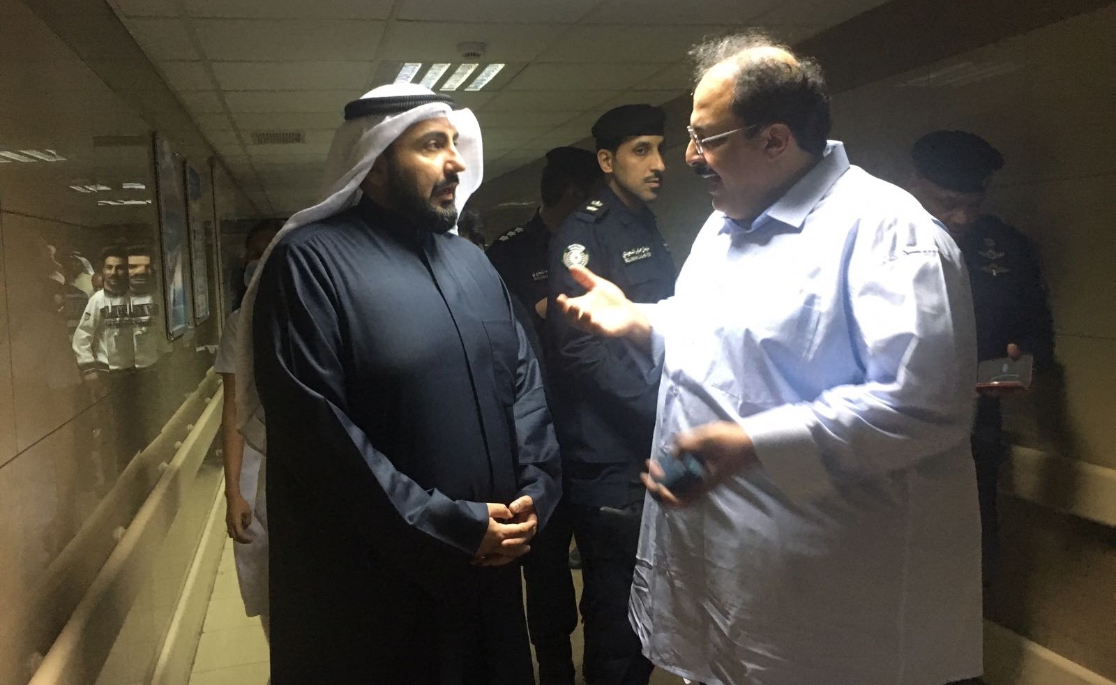 الوزير د. باسل الصباح ومدير  مستشفى الفروانية د. مهدي الفضلي