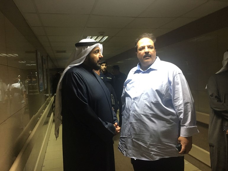 بالفيديو.. وزير الصحة يطمئن على مصابي التدافع في مستشفى الفروانية