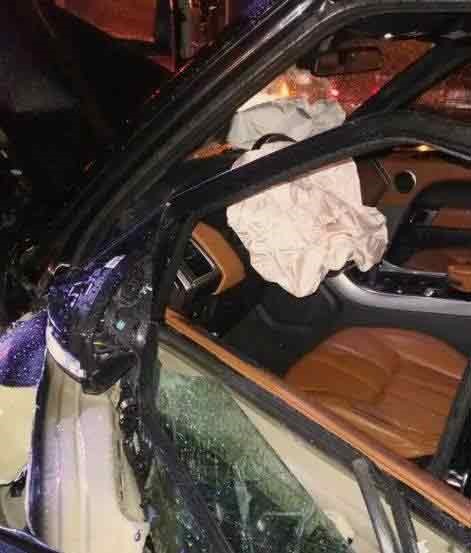 بالصور.. نجاة الفنان أيمن زبيب بأعجوبة من حادث مروع