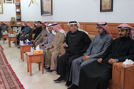 جانب من الحاضرين في ندوة الدقباسي ﻿