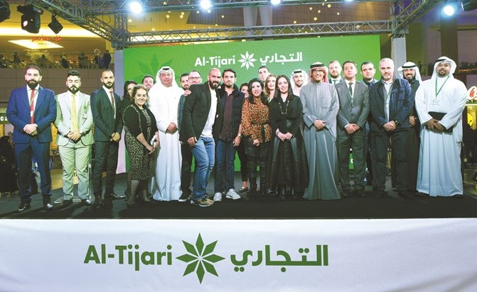 «التجاري» يتوّج الفائزين بحساب النجمة وحملة حول راتبك