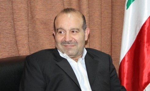 مصطفى علوش لـ «الأنباء»: «النأي بالنفس» مجرد وهم ودفن للرأس في الرمال
