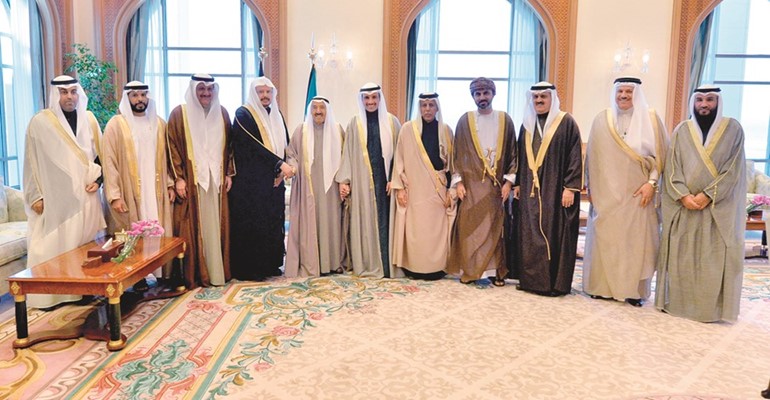  ﻿سمو الأمير متوسطا رئيس مجلس الأمة مرزوق الغانم ورؤساء الوفود البرلمانية في دول التعاون﻿