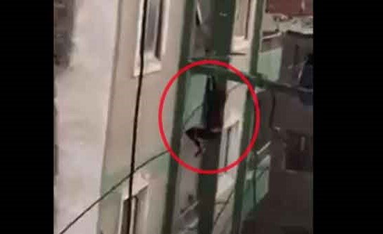 فيديو مأساوي لامرأة في مصر  تسقط من الطابق السابع