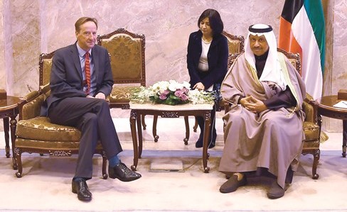 سمو الشيخ جابر المبارك مستقبلا اليكس يونقر ﻿