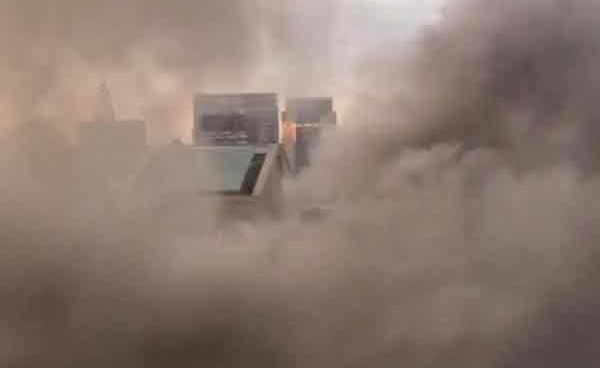 بالفيديو.. لحظة اشتعال النار في برج ترامب بنيويورك