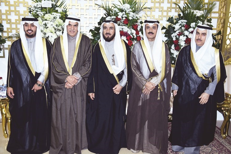 أحمد السعدون يبارك للمعرس ووالده د.سعد العجمي ولعميه شارع العجمي وفهاد العجمي -(أحمد علي)﻿