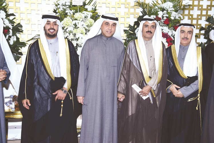 المستشار خالد العثمان يهنئ المعرس ووالده المستشار د.سعد العجمي﻿