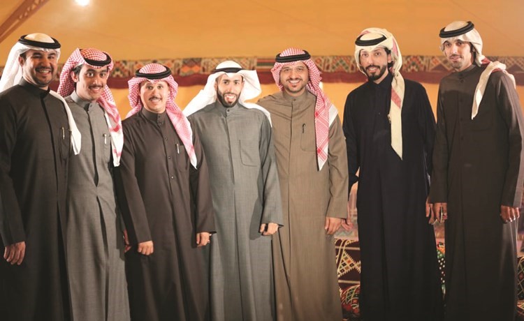 الشاعر منصور بن جعشة والشاعر حمد البريدي من دولة قطر والاعلامي د.بركات الوقيان والمنتج عبدالله النوري والشاعر عبدالرحمن الحبلاني والشاعر محمد الخطيمي والإعلامي خالد شاهر﻿